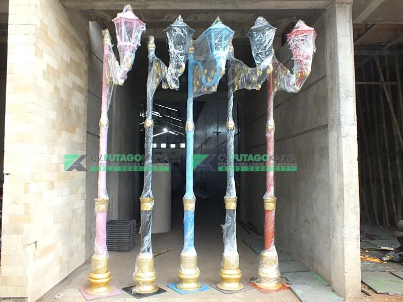 Tiang Lampu Jalan Depan Rumah