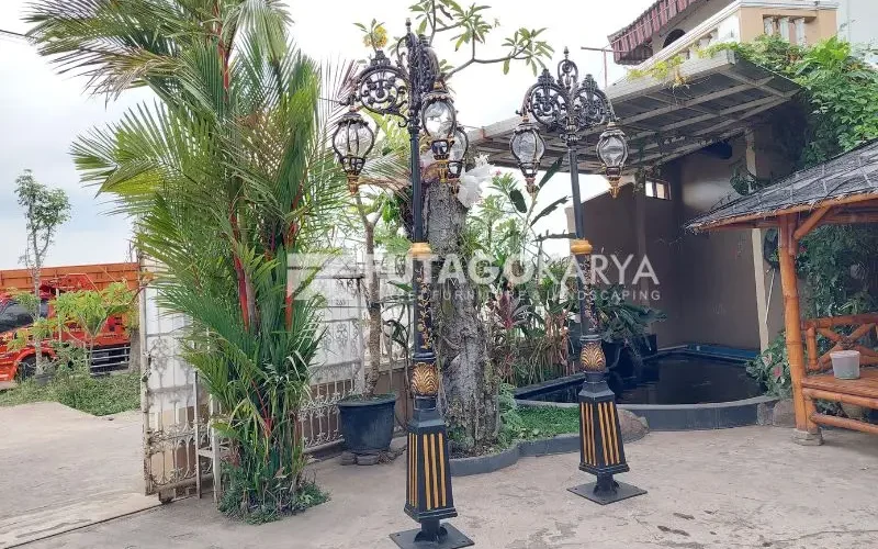 Tiang Lampu Jalan