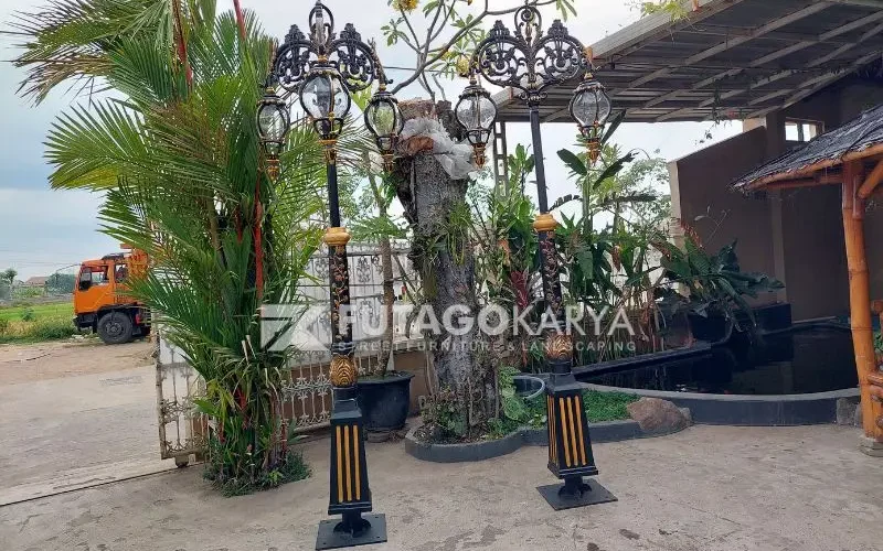 Tiang Lampu Taman Antik