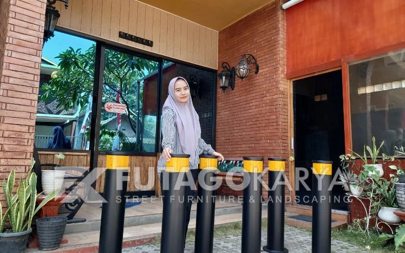 Bollard Pembatas Jalan
