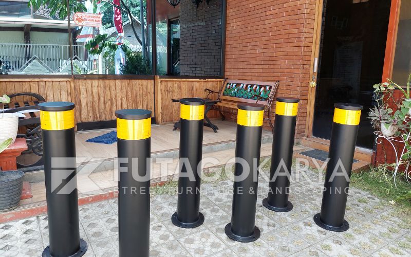 Bollard Pembatas Jalan