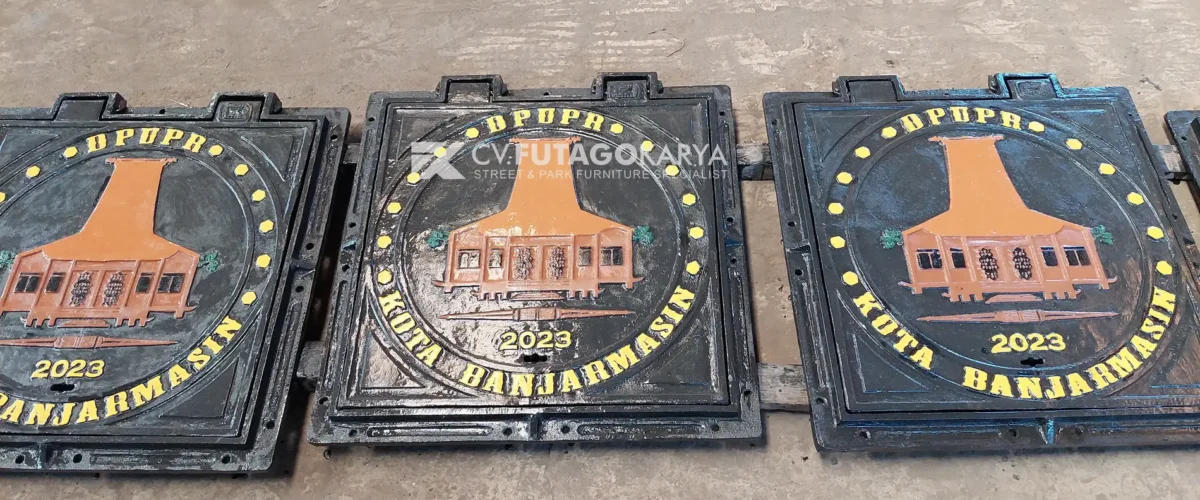 Manhole jalan