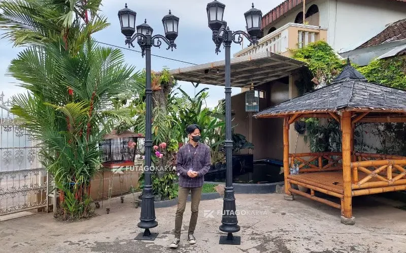 Tiang lampu taman klasik