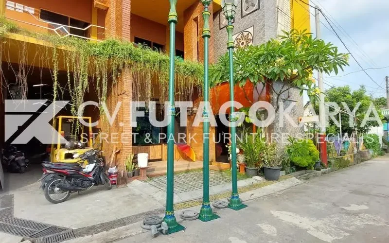 Tiang lampu taman minimalis