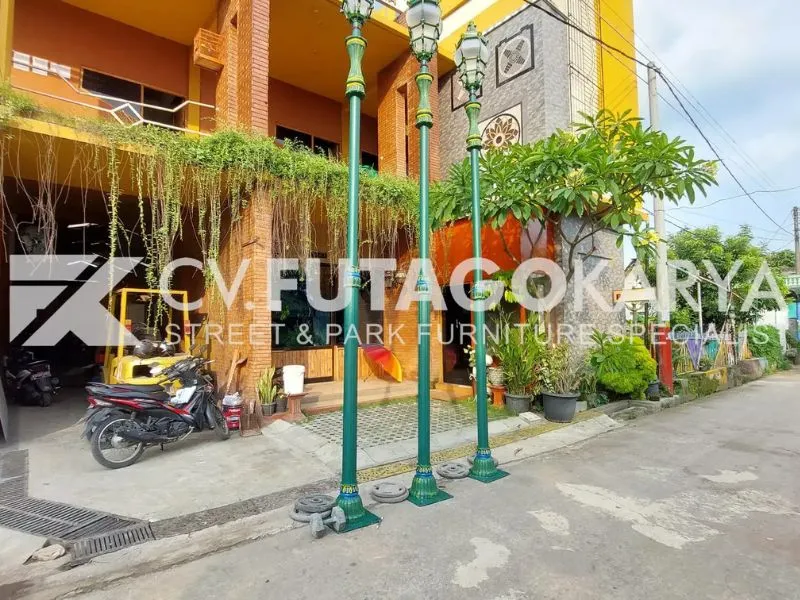 Tiang lampu taman minimalis