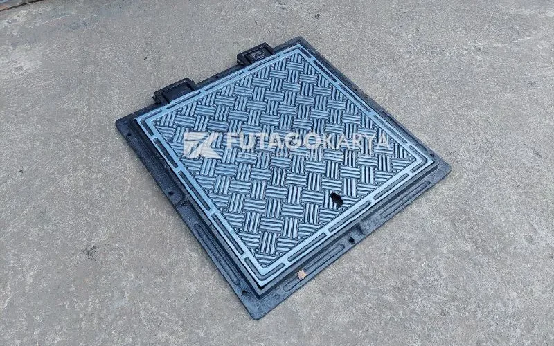 Tutup Manhole Besi