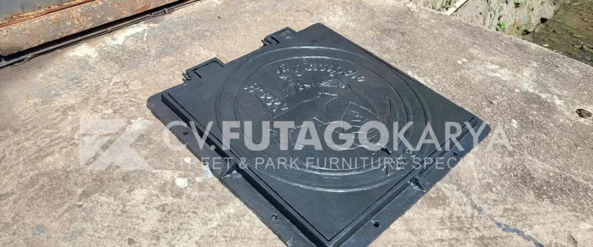 Tutup manhole