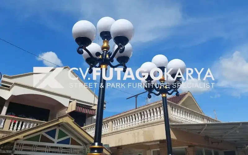Tiang lampu unik