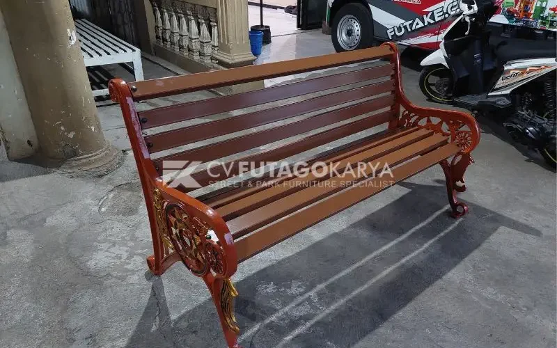 Bangku Besi Minimalis