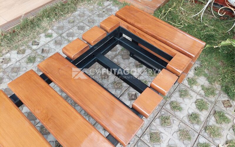 Bangku minimalis dari besi