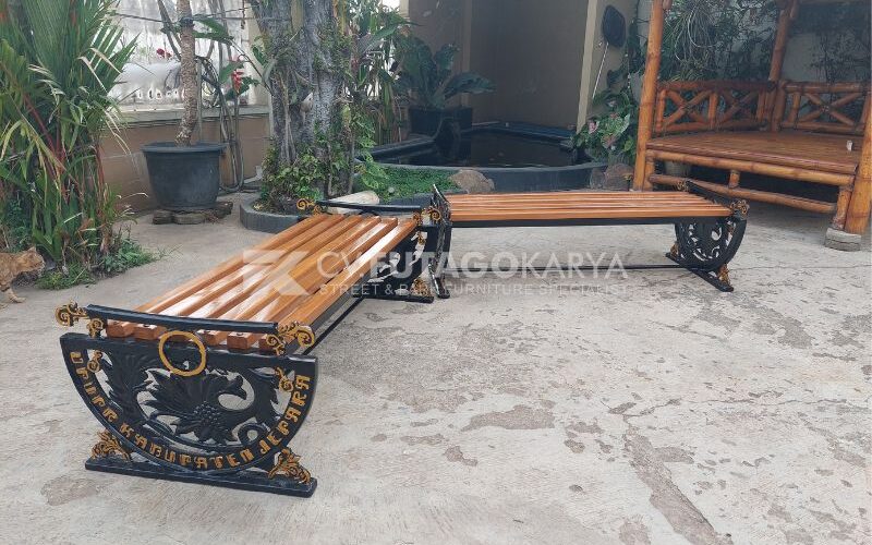 Kursi besi panjang terbaru