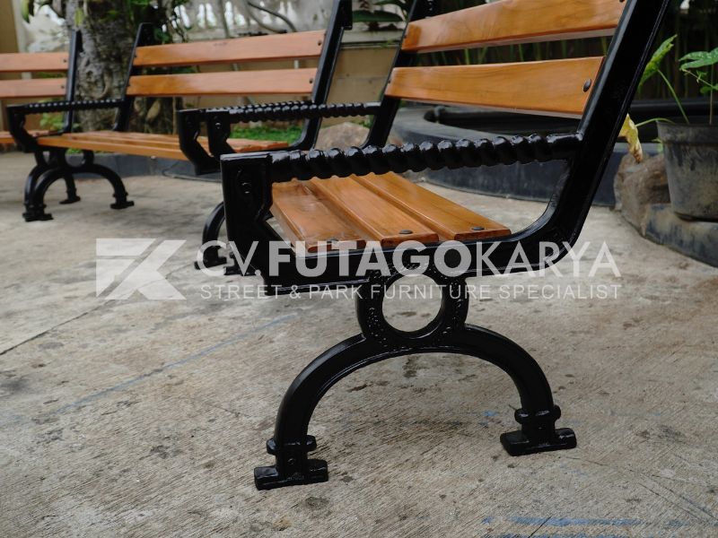 kursi taman besi minimalis