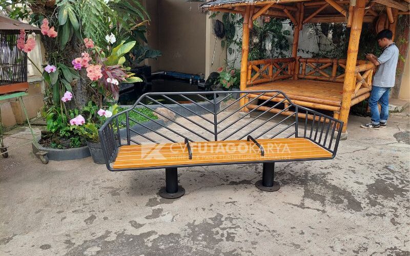 Model kursi besi terbaru