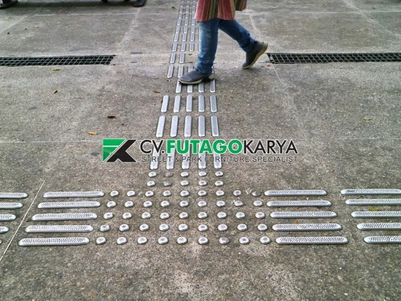 Informasi Pemasangan Guiding Block Jalur Difabel