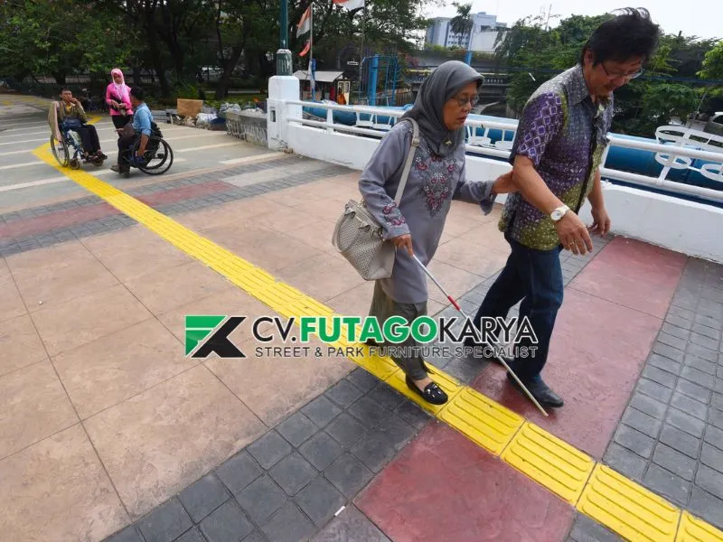 Penerapan Guiding Block di Trotoar