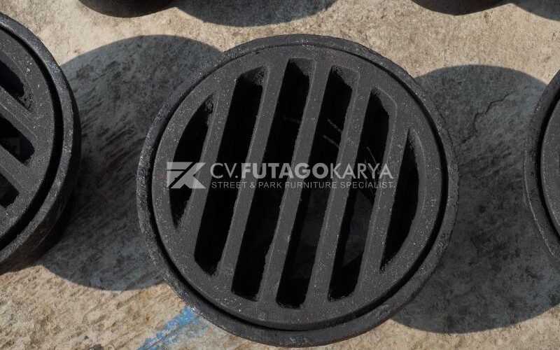 Cast iron roof drain
