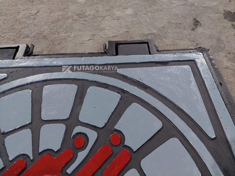 Manhole Besi Cor