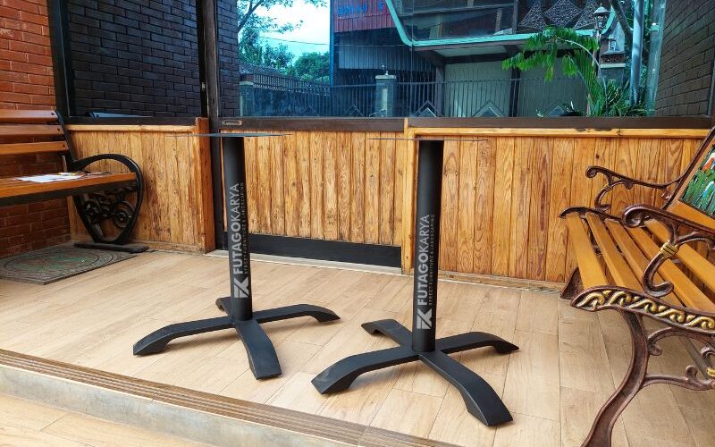Kaki Besi Meja Unik