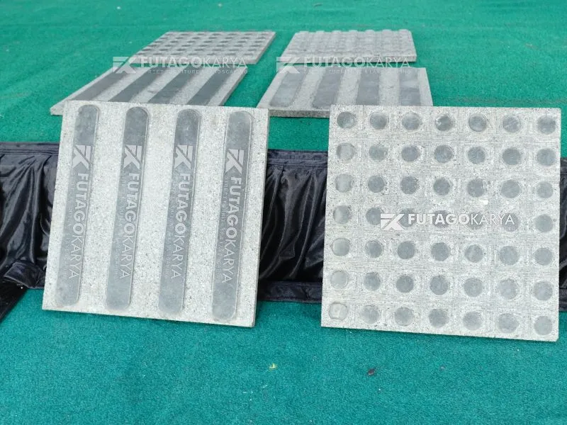 Apa Itu Ubin Difabel Guiding Block?