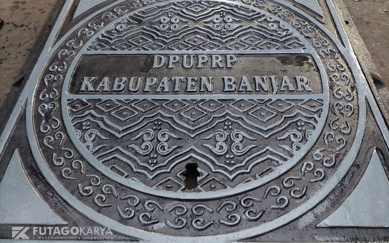 Manhole cover besi