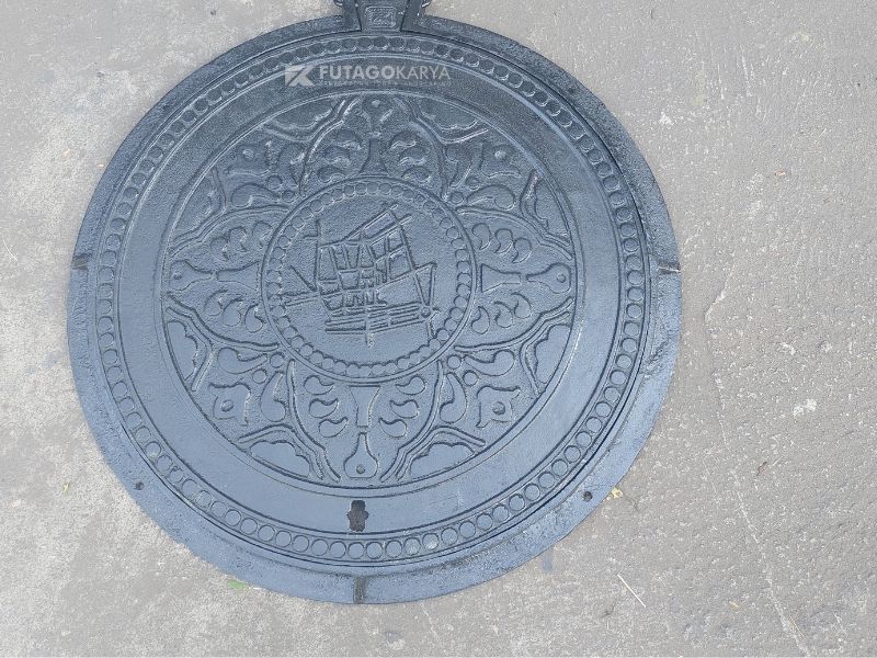 Manhole cover saluran besi