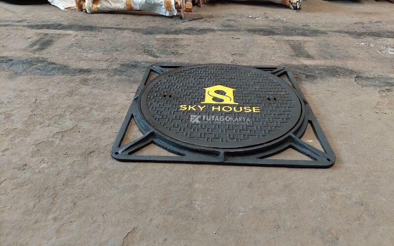 Manhole cover besi