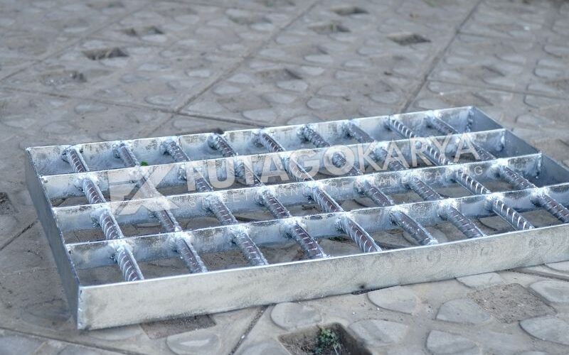 Steel grating galvanis