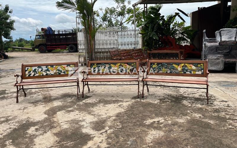 Kursi Taman Outdoor