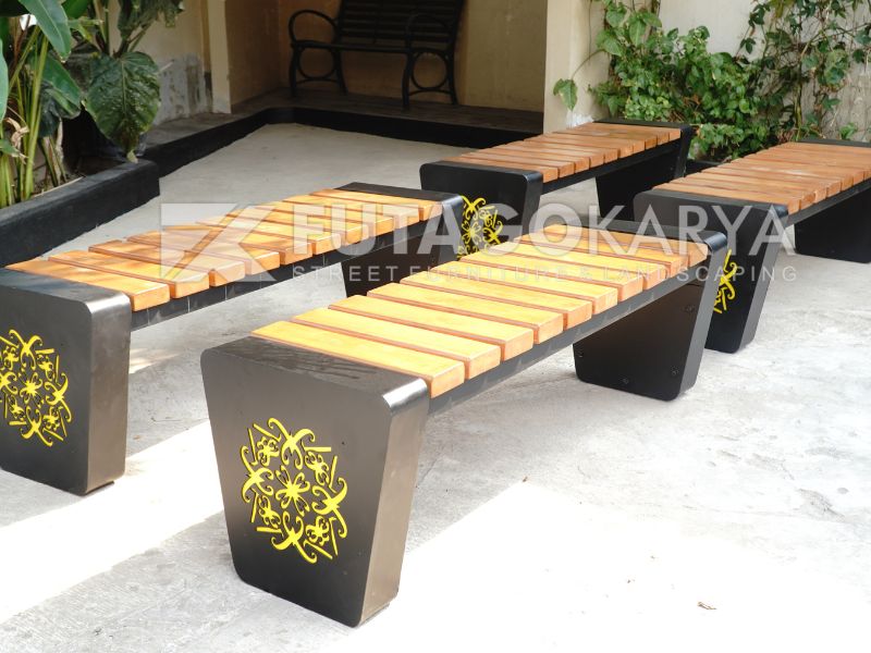 Bangku Taman Kayu