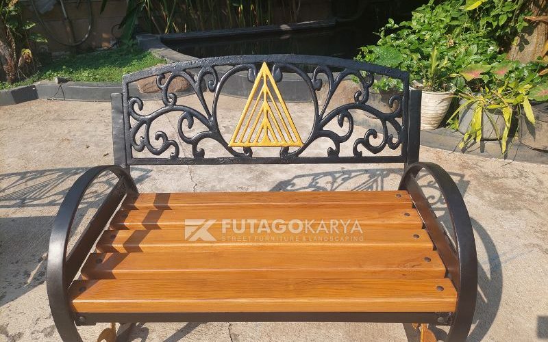 Kursi Taman Unik