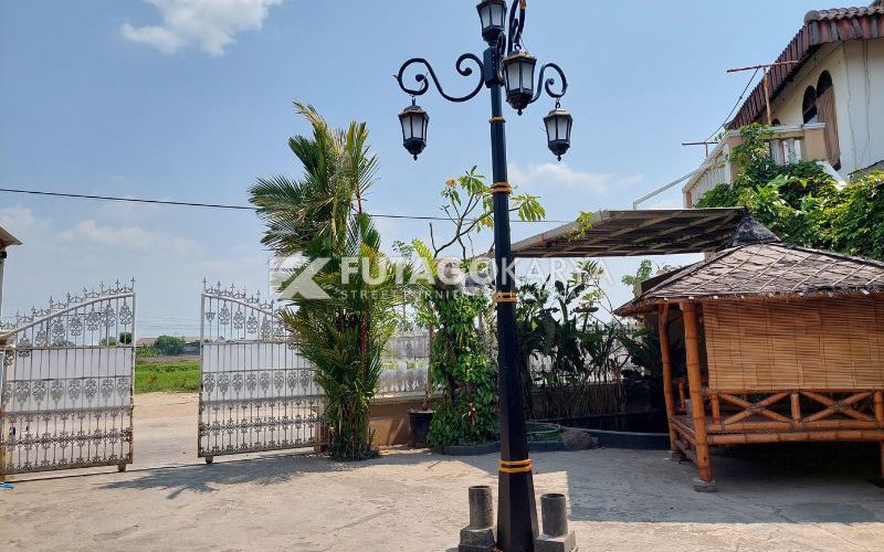 Tiang Lampu Jalan Klasik