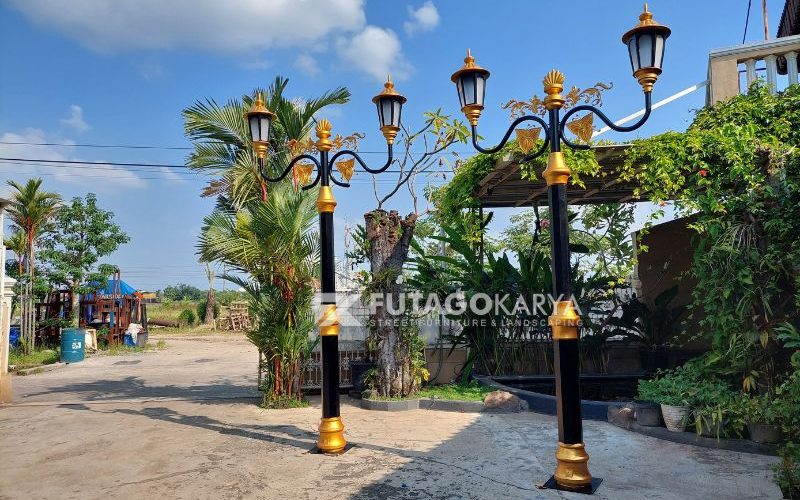Tiang lampu jalan klasik