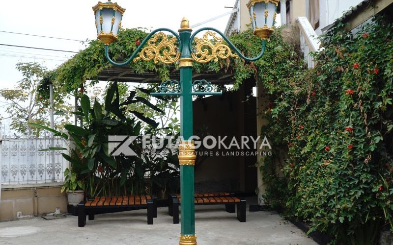 Tiang lampu jalan klasik