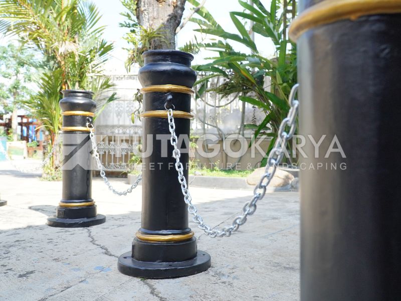 Bollard Trotoar