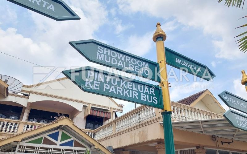 Material Tiang Papan Nama Jalan