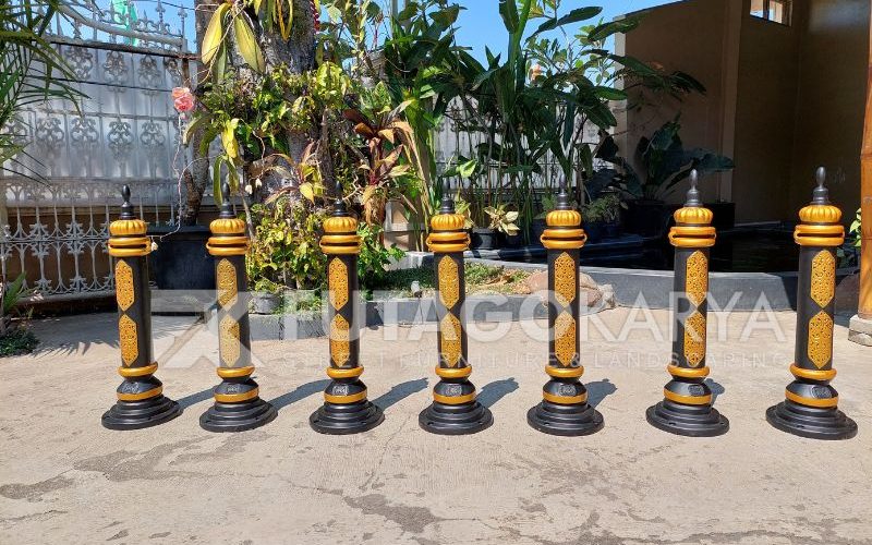 Tiang Pembatas Jalan