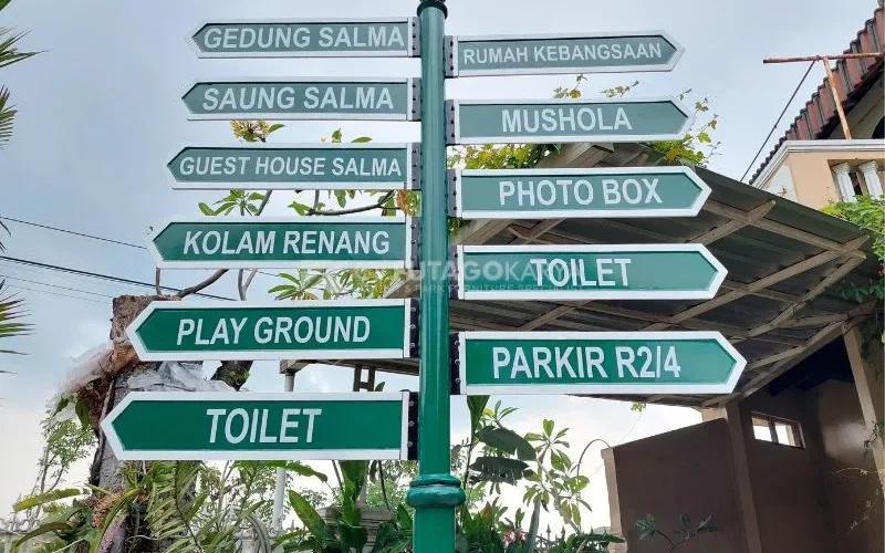 Material Tiang Papan Nama