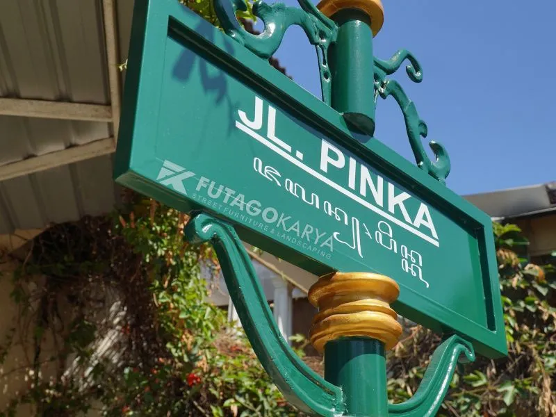 Mengapa Ukuran Standar Tiang Papan Nama Itu Penting?