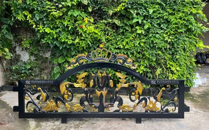 Ornamen Besi Tempa Klasik