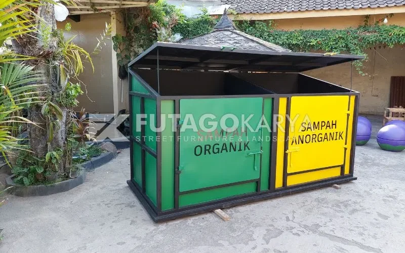 Tempat Sampah Besar Besi