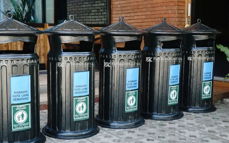 Tempat Sampah Besi Taman Kota