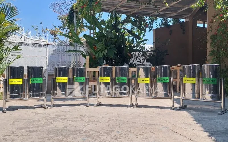 Tempat Sampah Bulat Stainless