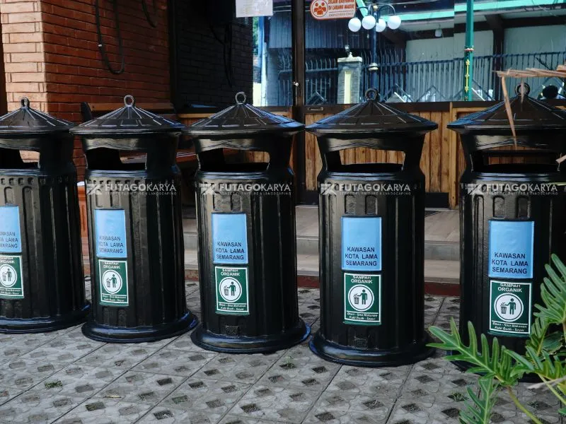 Desain dan Spesifikasi Tempat Sampah Trotoar yang Tepat Sasaran