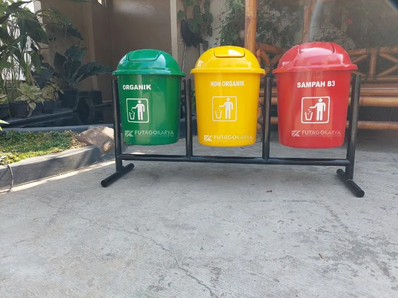 Tong sampah fiber