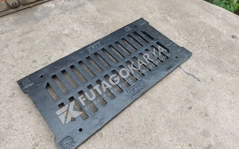 Grill Drainase Area Parkir