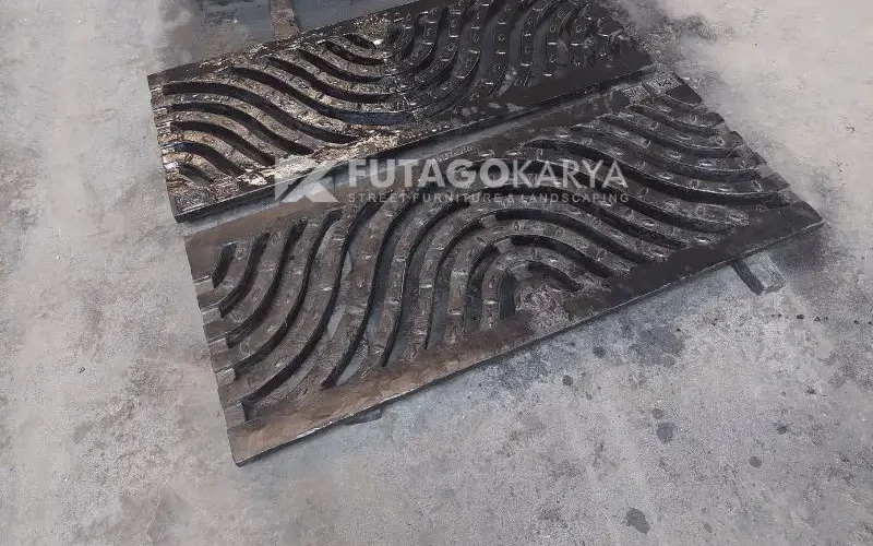 Grill Selokan Besi Cor