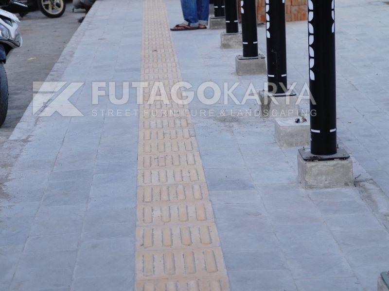 Proyek Bollard Lampu Stasiun Klaten (5)