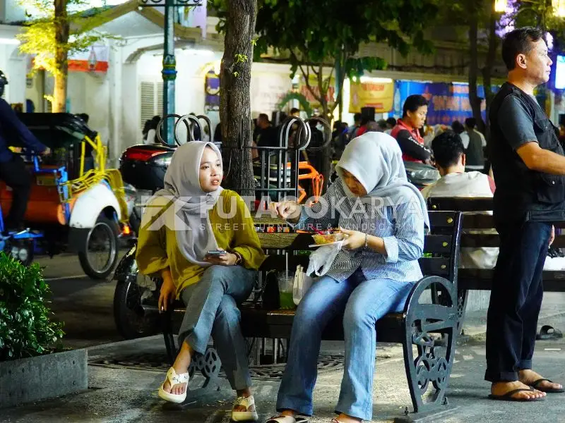 Proyek Malioboro Kursi Malio Andong Sandaran