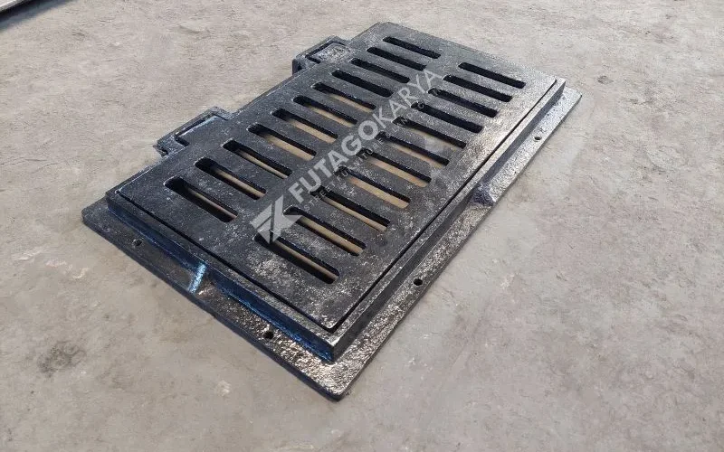 Grill selokan untuk jalan raya
