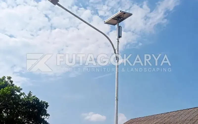 Tiang Lampu Oktagonal